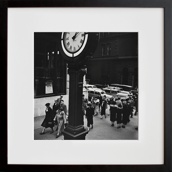 Tempo of the City: I. Fifth Avenue and 44th Street, Manhattan.