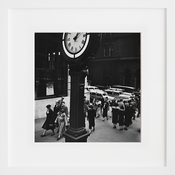 Tempo of the City: I. Fifth Avenue and 44th Street, Manhattan.