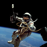 Gemini IV: Spacewalk I (S65-34635)