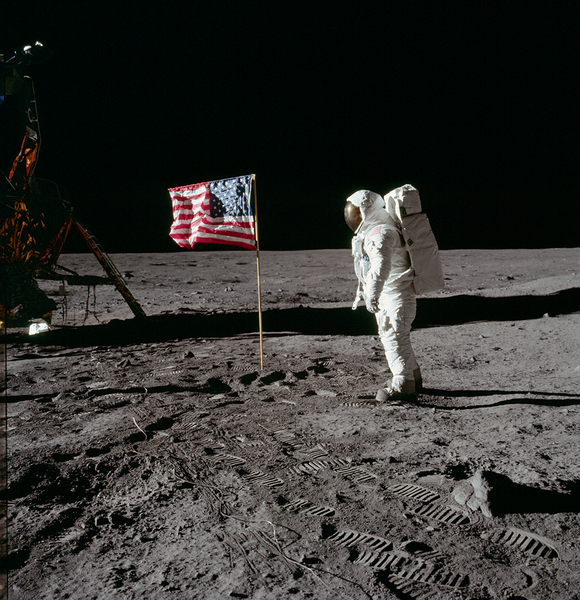 NASA MOON SCOUT ヘリコプター　アメリカ　雑貨　60s 70s AS11-40-5875 (Buzz Aldrin and the U.S. Flag)
